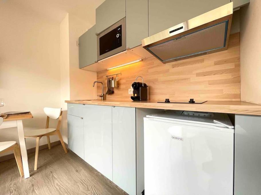 Apartment Beaux Arts Avec Clim Et Terrasse
